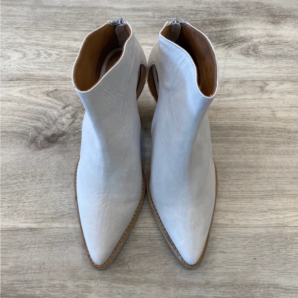 Free People White Ankle Boots - Picture 15 of 16